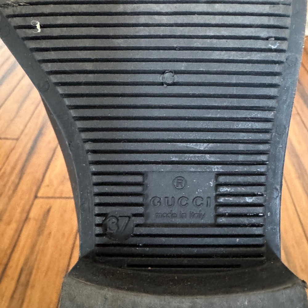 Gucci Black Sole Detail - Picture 7 of 10
